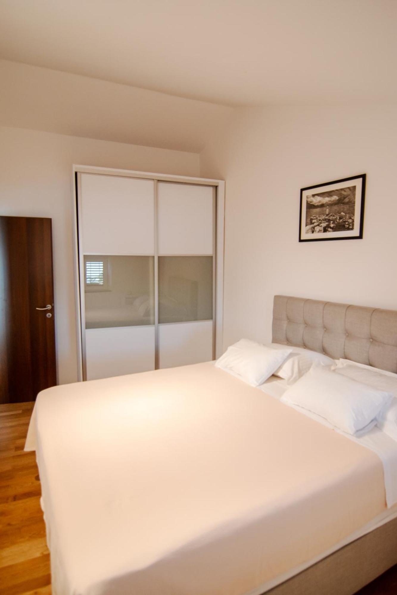City Center Apartments Tivat Ngoại thất bức ảnh